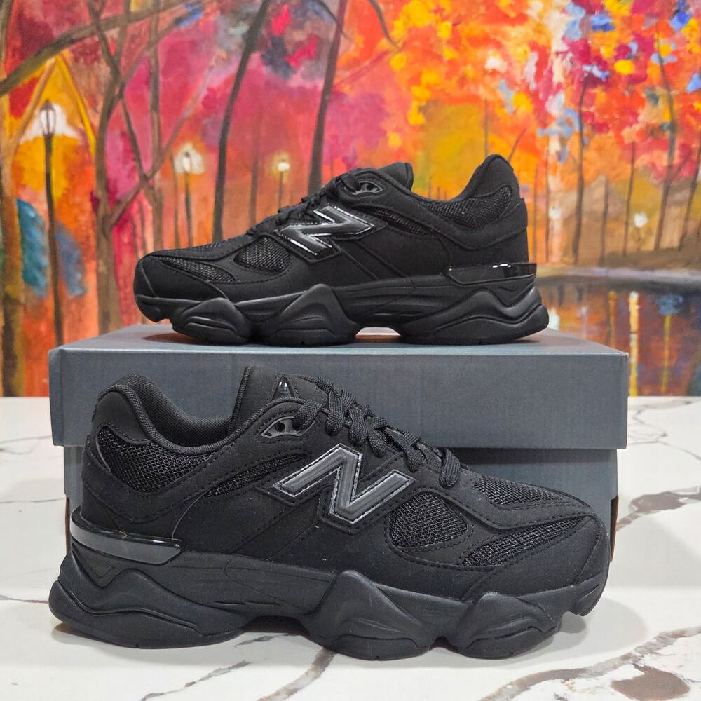 New Balance 9060 Lace Triple Black GS Size 6 Youth, 7.5 Women's GC9060BB